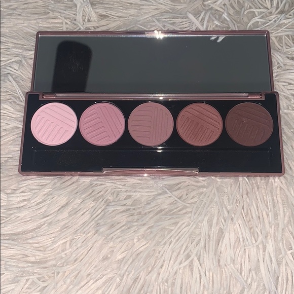 Eyeshadow Palette - Picture 1 of 1